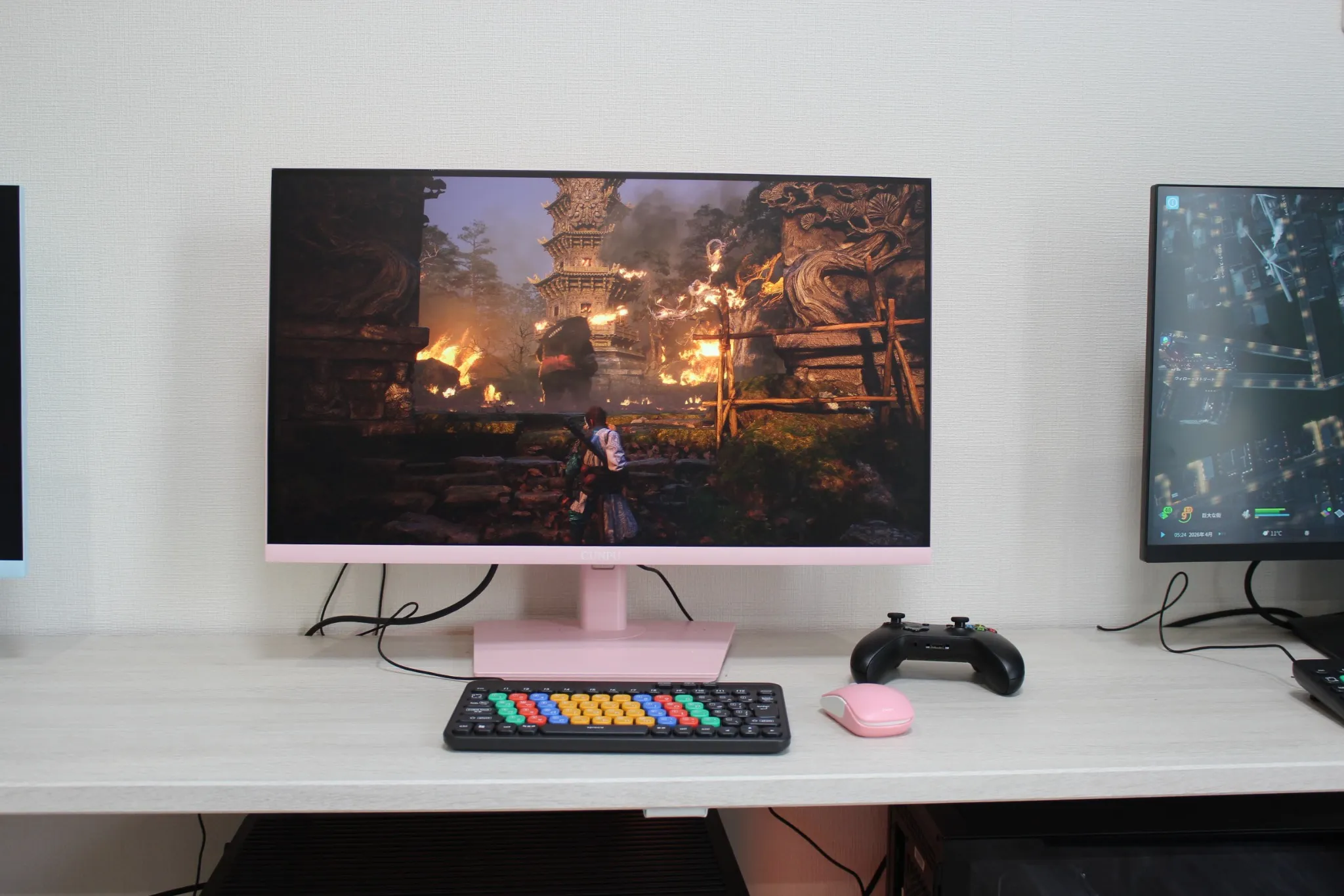 子どもたちがPCを体験する様子1